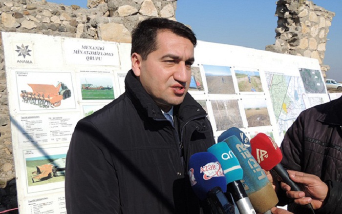 Hikmet Hadjiyev: il est temps de passer du concept à la pratique dans le règlement du conflit du Haut-Karabagh